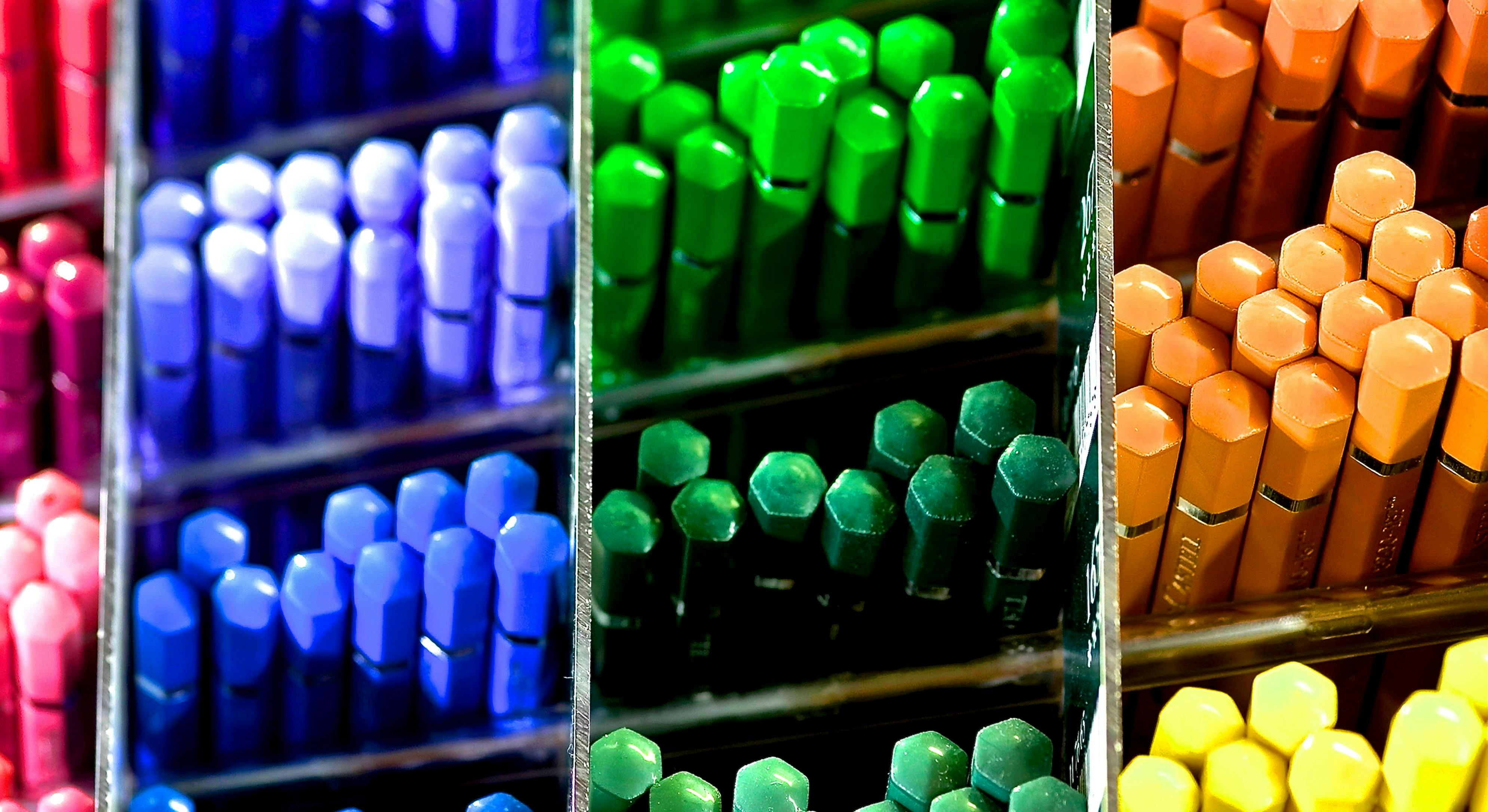 Perdagangan Eceran Alat Tulis Menulis dan Gambar